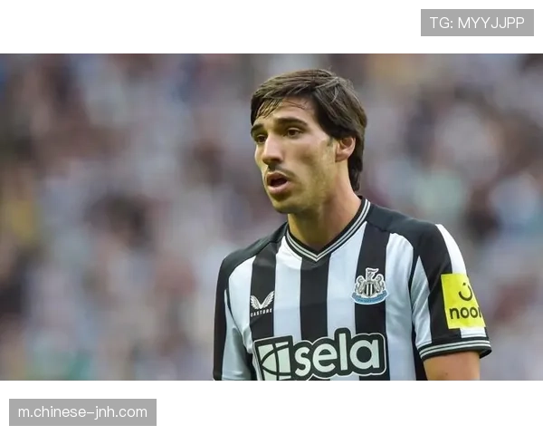 纽卡托纳利扮演后撤组织核心 长传调度展现战术多样性