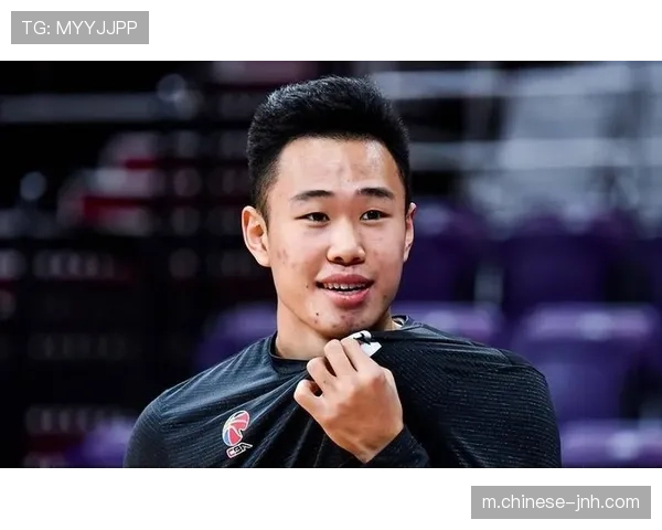 深圳新世纪锋线冲击力强劲，顾全与贺希宁构成侧翼双枪